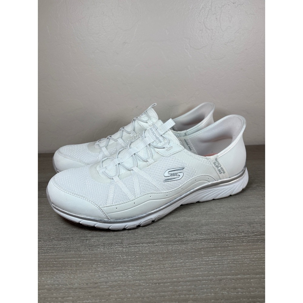Skechers Women's Slip-Ins - Gratis Sport Leisurely Sneaker White/Silver Size 11